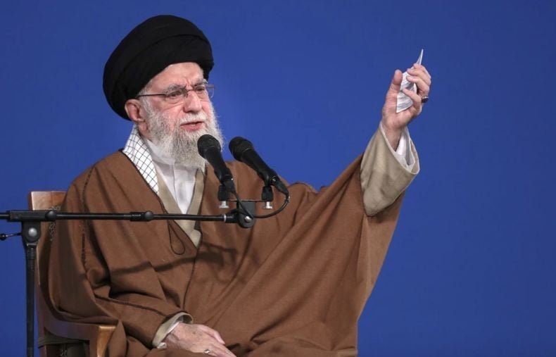 Khamenei: Trump Membesar-besarkan Serangan AS ke Fasilitas Nuklir Iran